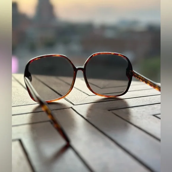 Vintage 1970s Round Tortoise Shell Sunglasses – Original Boho Cool Girl Vibes - Picture 7 of 8